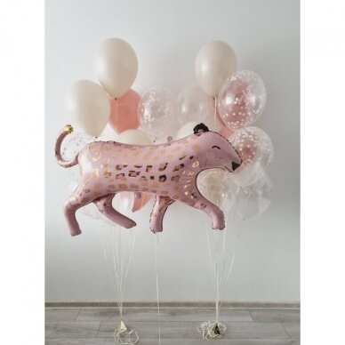 Rožinis leopardas su balionais